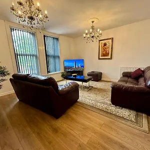 Lovely 2 Bed Apartment, Arnold Town Centre. Nottingham